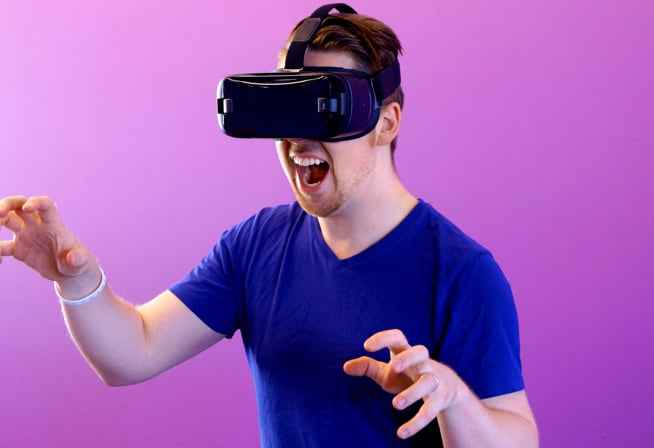 guy with vr set